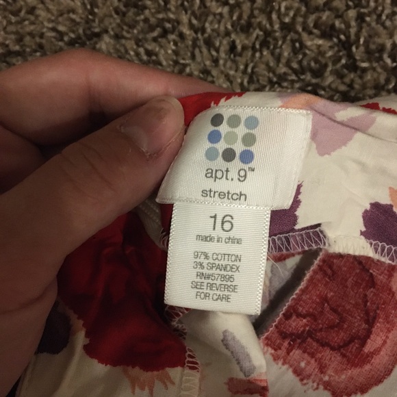 Apt. 9 Stretch Rose Floral Skirr - Picture 4 of 5